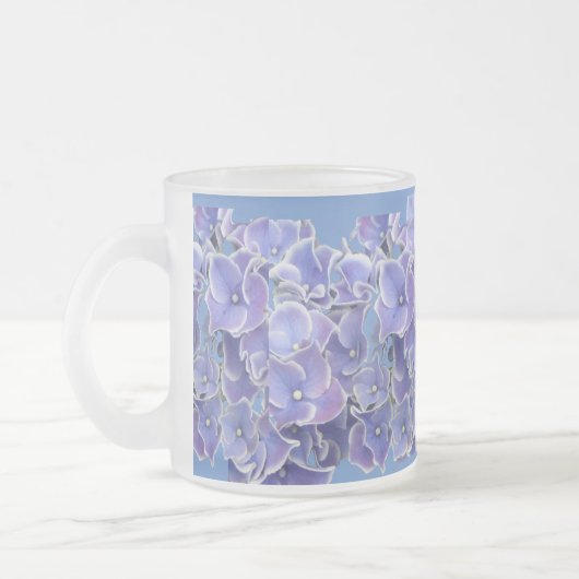 Blaues Hydrangea mit weißem Grenz-Muster Teeblass Mattglastasse (Links)