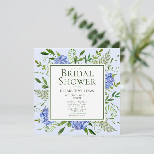Blaues Hydrangeas-Brautparty Einladung (Stehend Vorderseite)