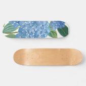 Blaues Hydrangeas Wasserfarben Skateboard (Horizontal)