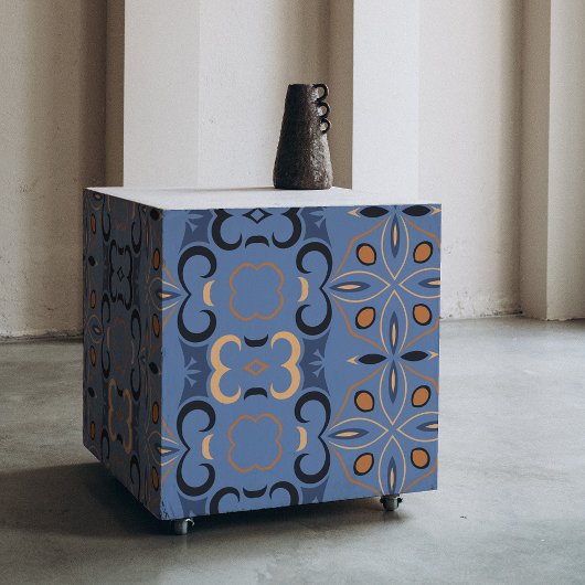 Blaues Indigomuster und orangefarbenes Bohemisches Seidenpapier