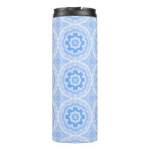 Blaues Kaleidoskopmuster Thermosbecher (Rückseite)