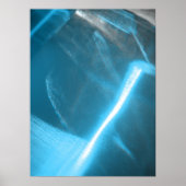 Blaues kaltes Licht auf Glass Abstrakt Poster (Vorne)