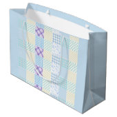Blaues Karomuster Große Geschenktüte (Rückseite Schrägansicht)
