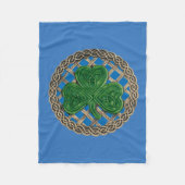 Blaues Kleeblatt auf keltischen Knochen Fleece Bla (Vorderseite)