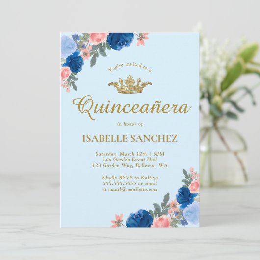 Blaues Kleid und Blumenquinceanera Einladung (Stehend Vorderseite)