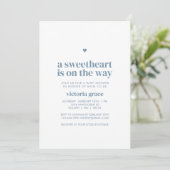 Blaues kleines Schatz-Babyshower Einladung (Stehend Vorderseite)