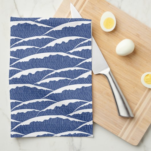 Blaues Küchentuch mit anschaulichen Wellenmuster (Viertel Falte)