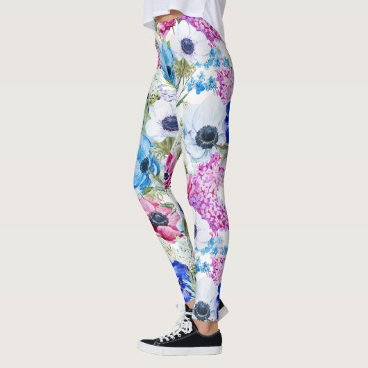 Blaues lila Watercolor-Blumenmitternachtsmuster Leggings (Links)