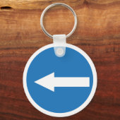 Blaues Links Pfeil-Straßenzeichen | Schlüsselanhän Schlüsselanhänger (Vorderseite)