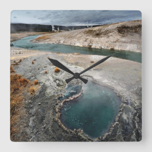 Blaues Loch Quadratische Wanduhr