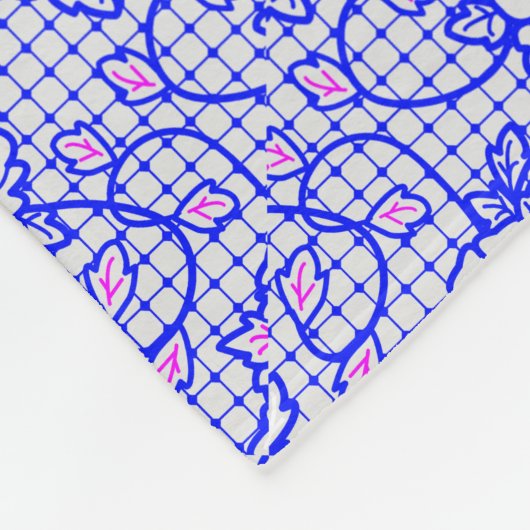 Blaues Luminous-Netz mit Blume 02b Offwhite BG Fleecedecke (Ecke)