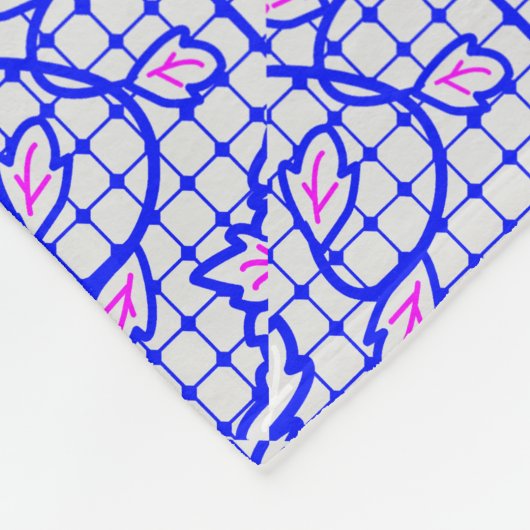 Blaues Luminous-Netz mit Blume 02b Offwhite BG Fleecedecke (Ecke)