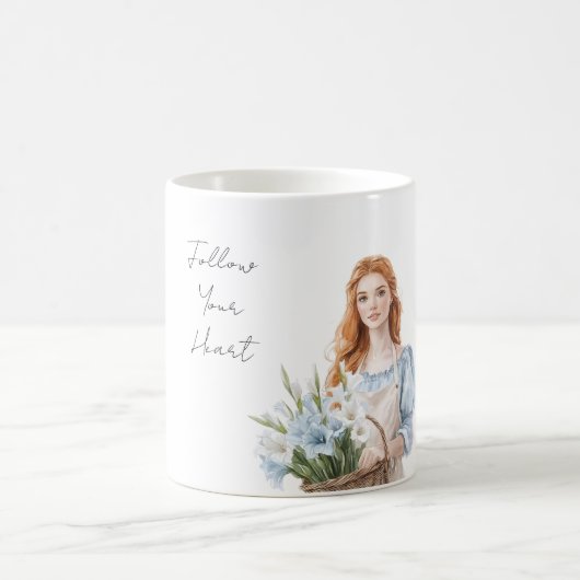 Blaues Mädchen mit blau-weißen Blumen Kaffeetasse (Mittel)