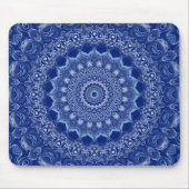 Blaues Mandala Muster mit Sternexplosion Symmetrie Mousepad (Vorne)