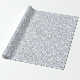 Blaues Mandala-Wellenmuster auf weißem Hintergrund Geschenkpapier