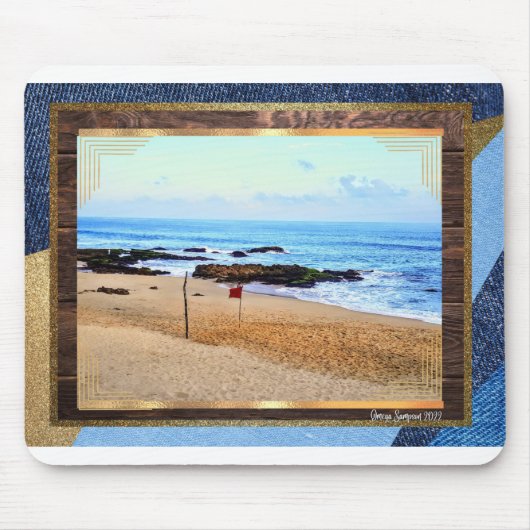 Blaues Meer und rote Flagge Mousepad (Vorne)