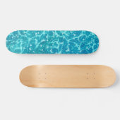 Blaues Meer Wasser mit Glitzern Skateboard (Horizontal)