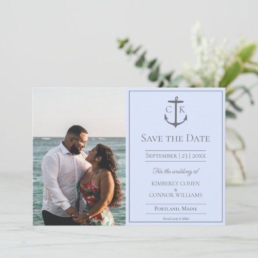 Blaues Monogramm-Foto Save the Date (Stehend Vorderseite)