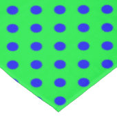 Blaues Musterdesign mit grünen Tupfen Tischdecke (Schrägansicht)