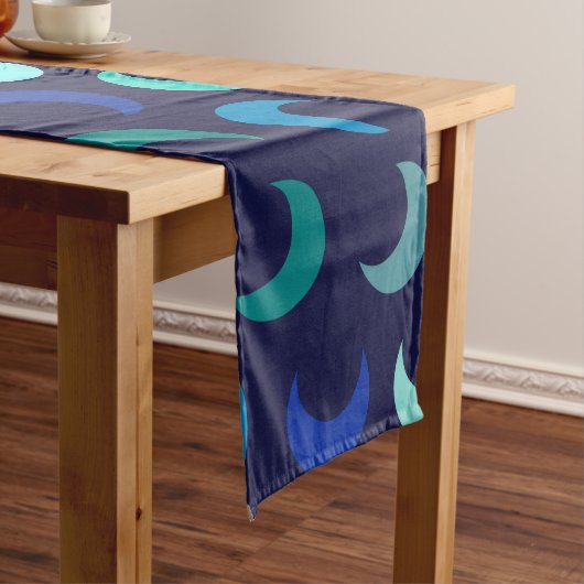 Blaues New Moon Muster Großer Tischläufer (Beispiel)