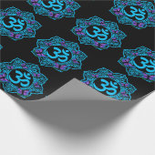 Blaues Ohr-Mandala-Design mit lila Schmetterlingen Geschenkpapier (Ecke)