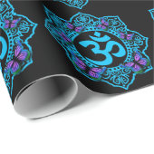 Blaues Ohr-Mandala-Design mit lila Schmetterlingen Geschenkpapier (Rolleneckpunkt)