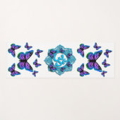Blaues Ohr-Mandala-Design mit lila Schmetterlingen Yogamatte (Vorderseite (Horizontal))