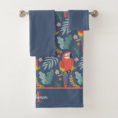 Blaues Parrot Tropisches Monogramm Solid Blue Badhandtuch Set (Insitu)