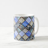 Blaues Patchwork Aussehen Quiltmuster Kaffeetasse (VorderseiteRechts)