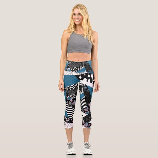 Blaues Patchwork, beliebt, Patchwork, Folk, rustik Capri Leggings (Vorderseite)
