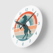 Blaues Pferd, Retro-Regenbogen Runde Wanduhr (Winkel)