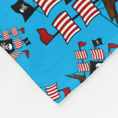 Blaues Piratenschiff Fleecedecke (Ecke)