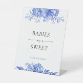 Blaues Porzellan Blumenjungen sind süße Zeichen Sockelschild (Vorderseite)