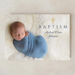 Blaues religiöses Foto für Taufe zwischen den Jung Einladung