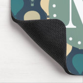 Blaues Retro-Heißluftballon-Muster Monogram Mousepad (Ecke)