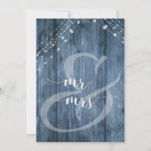 Blaues rustikales Holz und Lichter, die es zu habe Einladung (Rückseite)