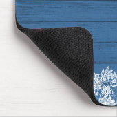 Blaues Rustikales Holz und Weiße Spitzen Lacy Baue Mousepad (Ecke)