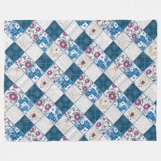 Blaues, rustikales Muster aus Stoffschrott Fleecedecke (Vorderseite (Horizontal))