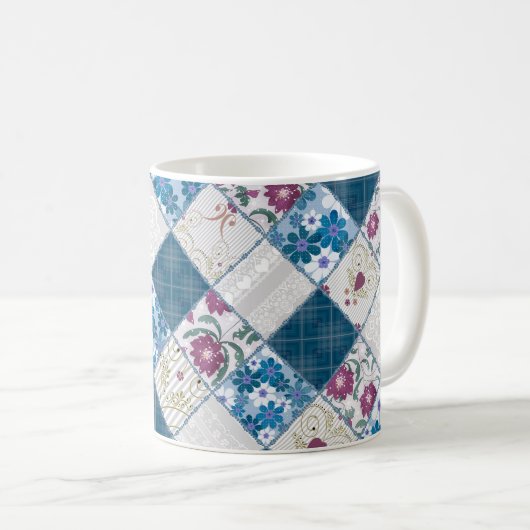 Blaues, rustikales Muster aus Stoffschrott Kaffeetasse (VorderseiteRechts)