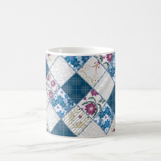 Blaues, rustikales Muster aus Stoffschrott Kaffeetasse (Mittel)