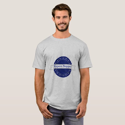 Blaues sachverständiges Napper-Abzeichen T-Shirt (Vorne ganz)