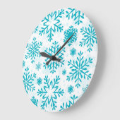 Blaues Schneeflockenmuster Große Wanduhr (Winkel)