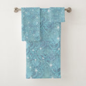 Blaues seidiges Wiederholmuster und weiße Glitzern Badhandtuch Set (Insitu)