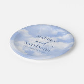 Blaues Sparkle Wolken Dreamy Elegante Hochzeit Pappteller (Schrägansicht)