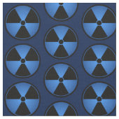 Blaues Strahlungssymbol Stoff (Nahaufnahme)