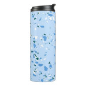Blaues Terrazzo-Muster Thermosbecher (Nach links gedreht)
