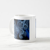 Blaues Traumschmetterling-Fraktal Kaffeetasse (Vorderseite Links)