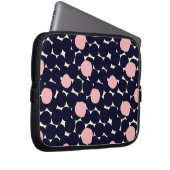 Blaues u. rosa großes Punkt-Muster Laptopschutzhülle (Vorne Rechts)