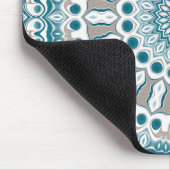 Blaues und Beiges modernes Mandala-Muster Mousepad (Ecke)