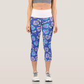 Blaues und lila Blumenmuster Capri Leggings (Vorderseite)
